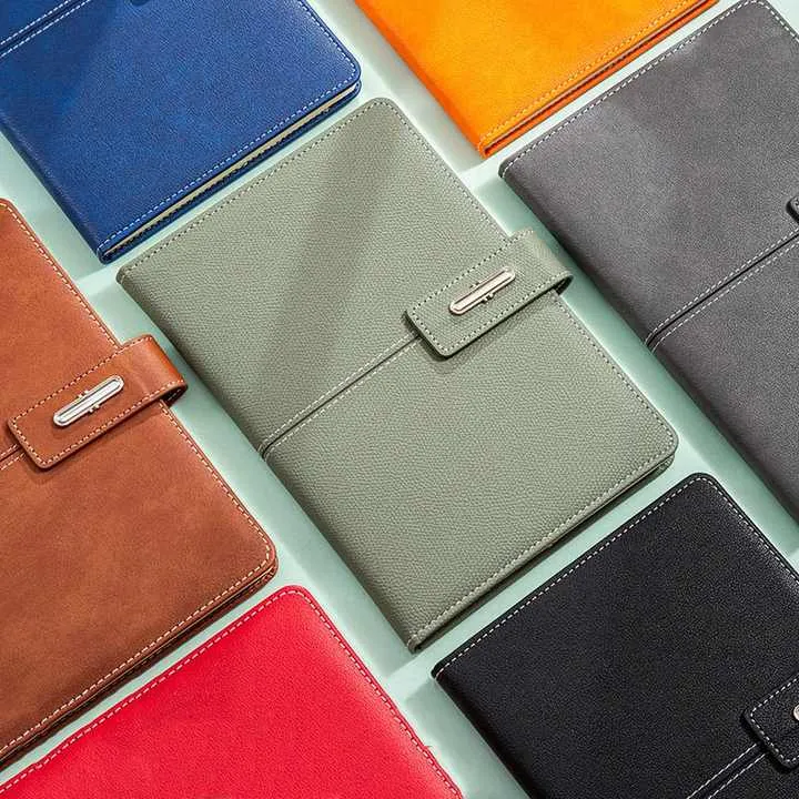 نمط غلاف مقوى بحجم A5 مخصص يشمل أقلام . Custom A5 Hardcover Style Includes Pens Notebooks