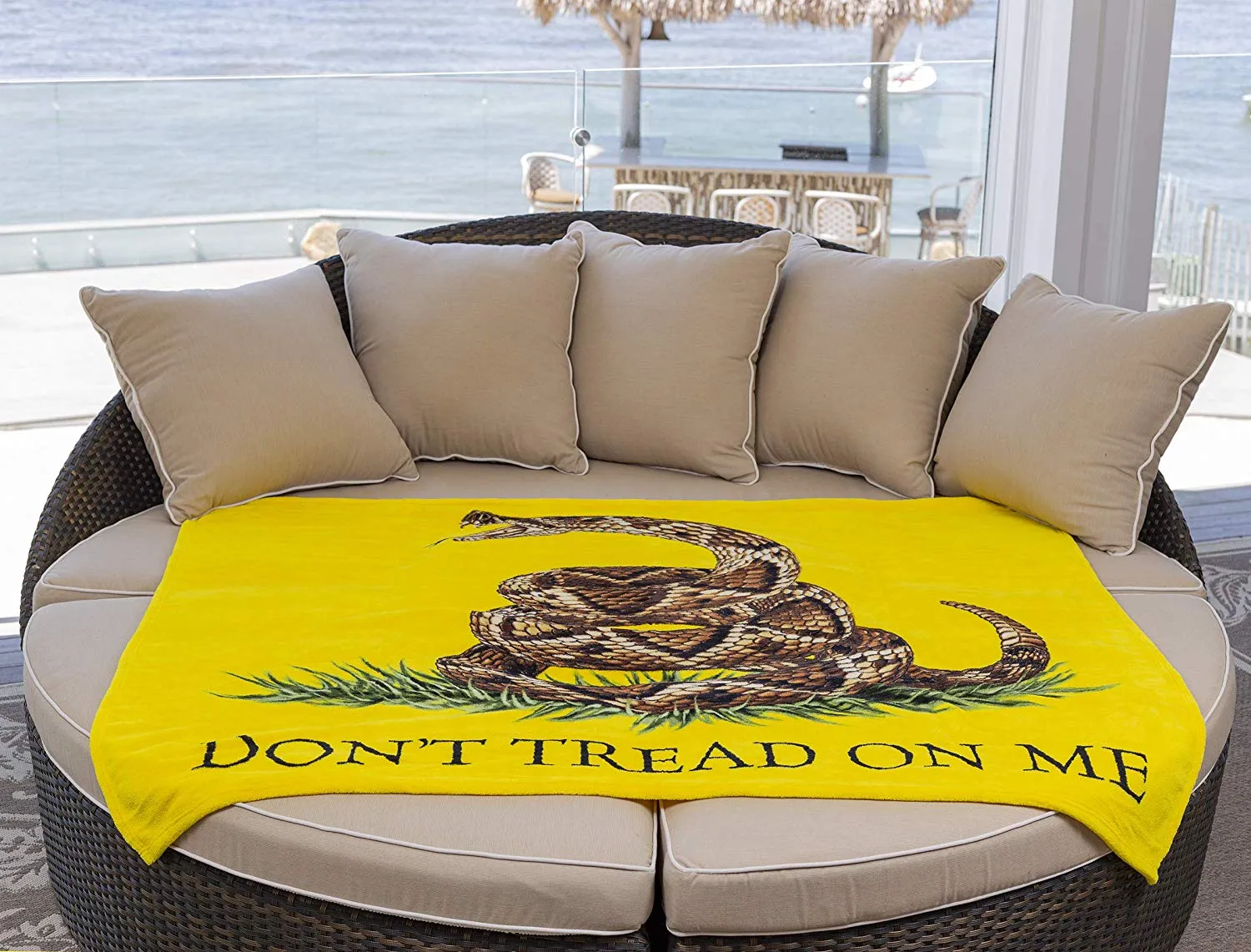 DON'T TREAD ON ME