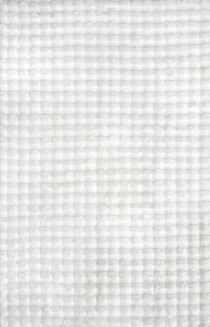 Marill 140cm x 70cm Bubbly Washable Rug - White