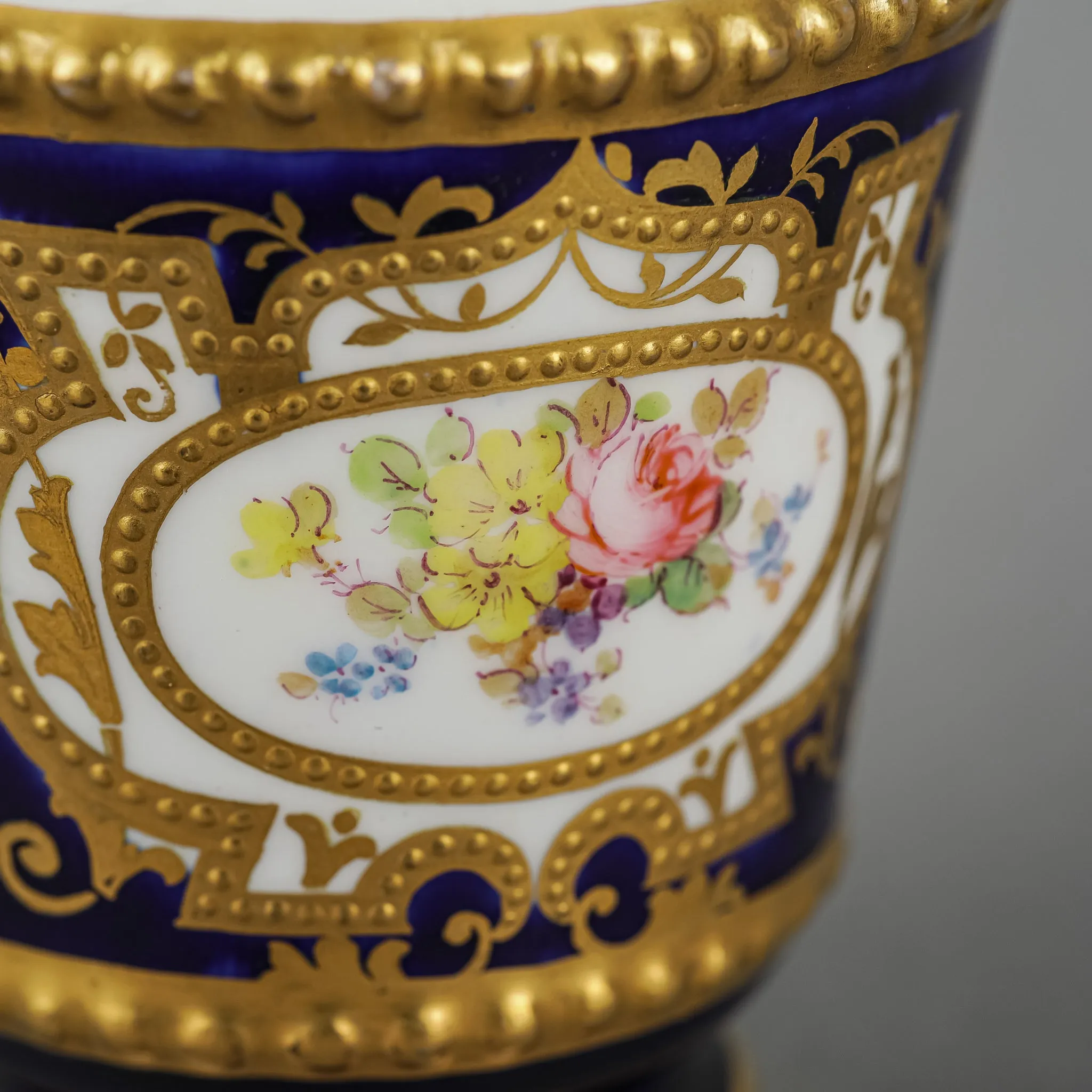 ROYAL CROWN DERBY 8063 Cabinet/Spill Vase 1489