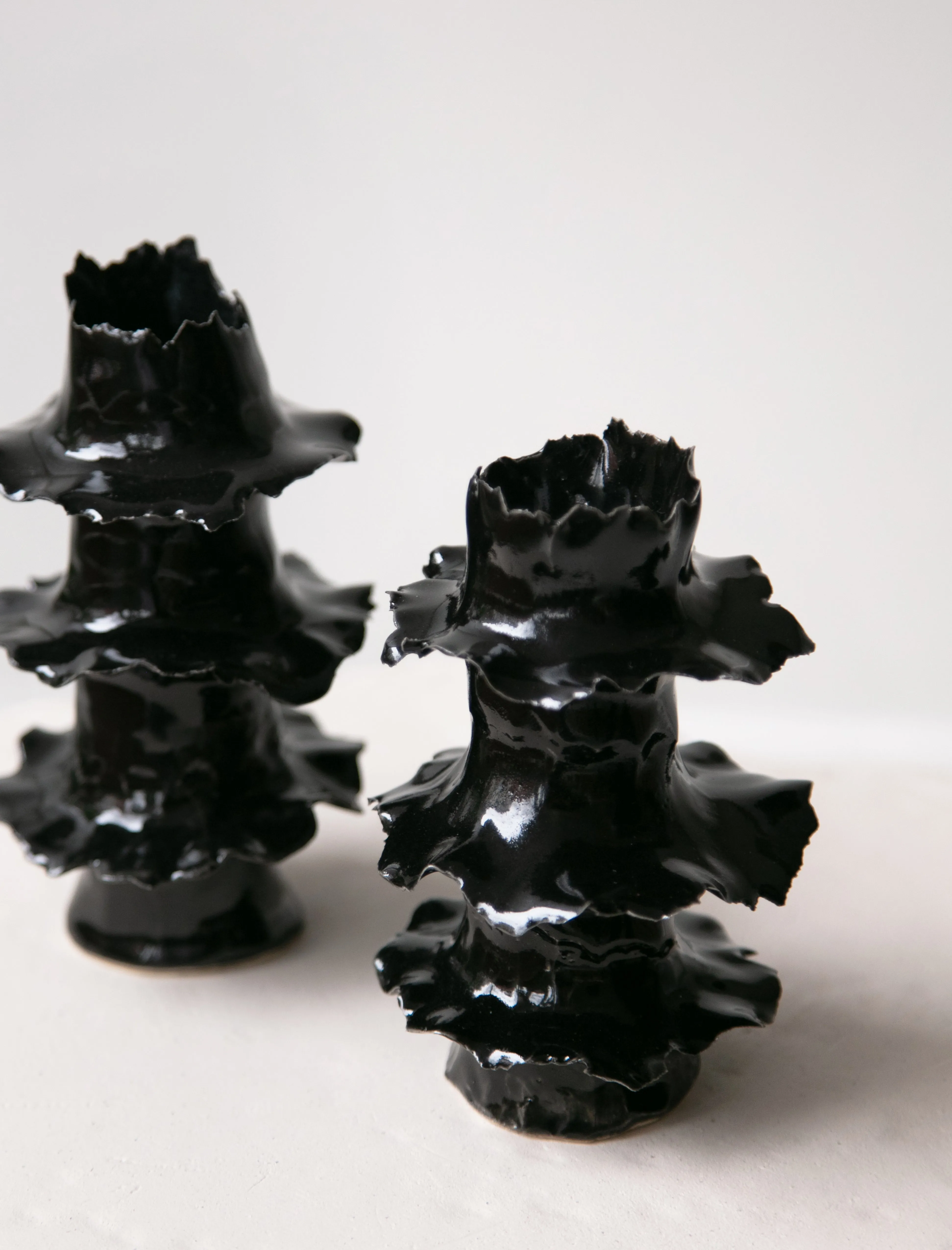 Torn Stand Black Gloss