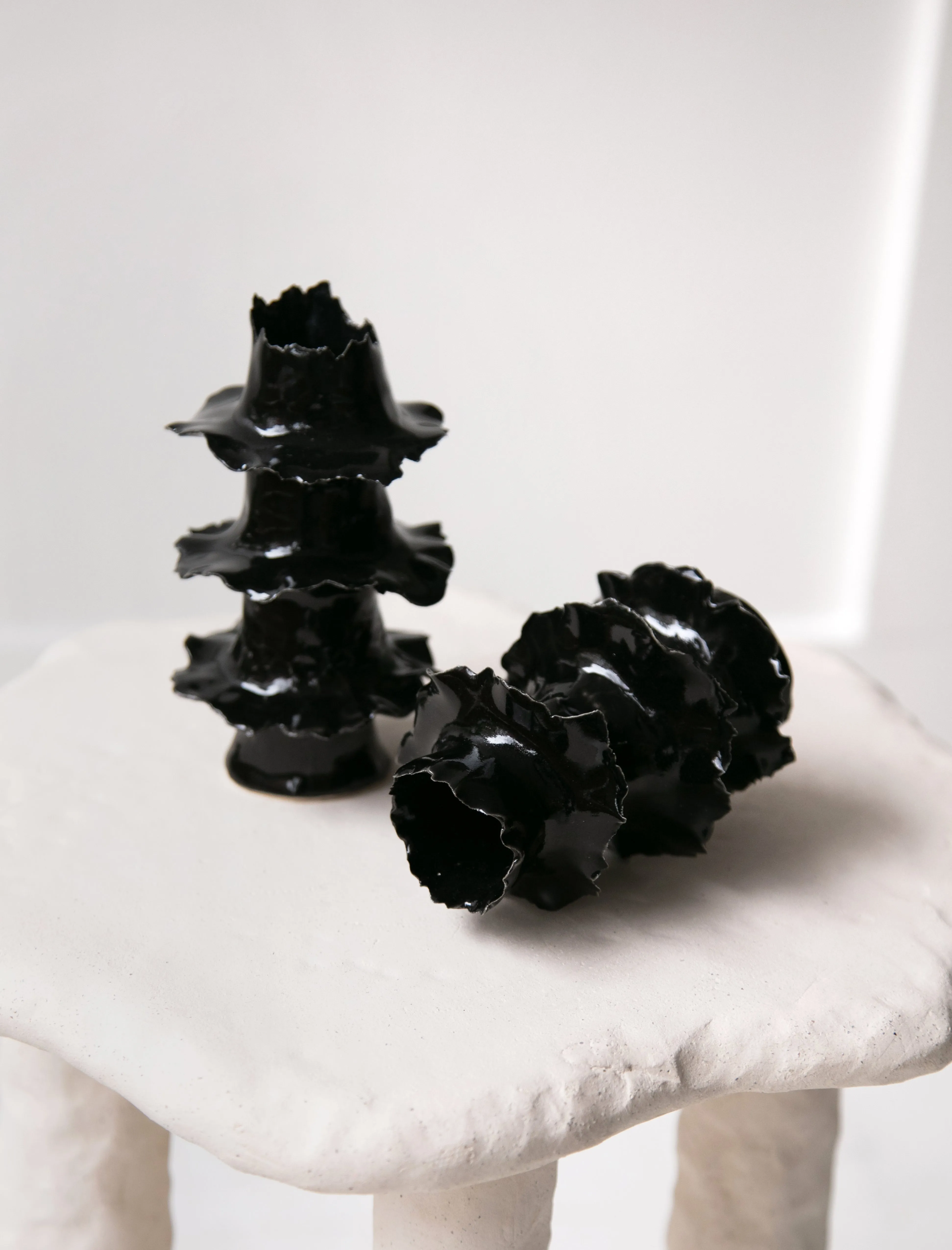 Torn Stand Black Gloss