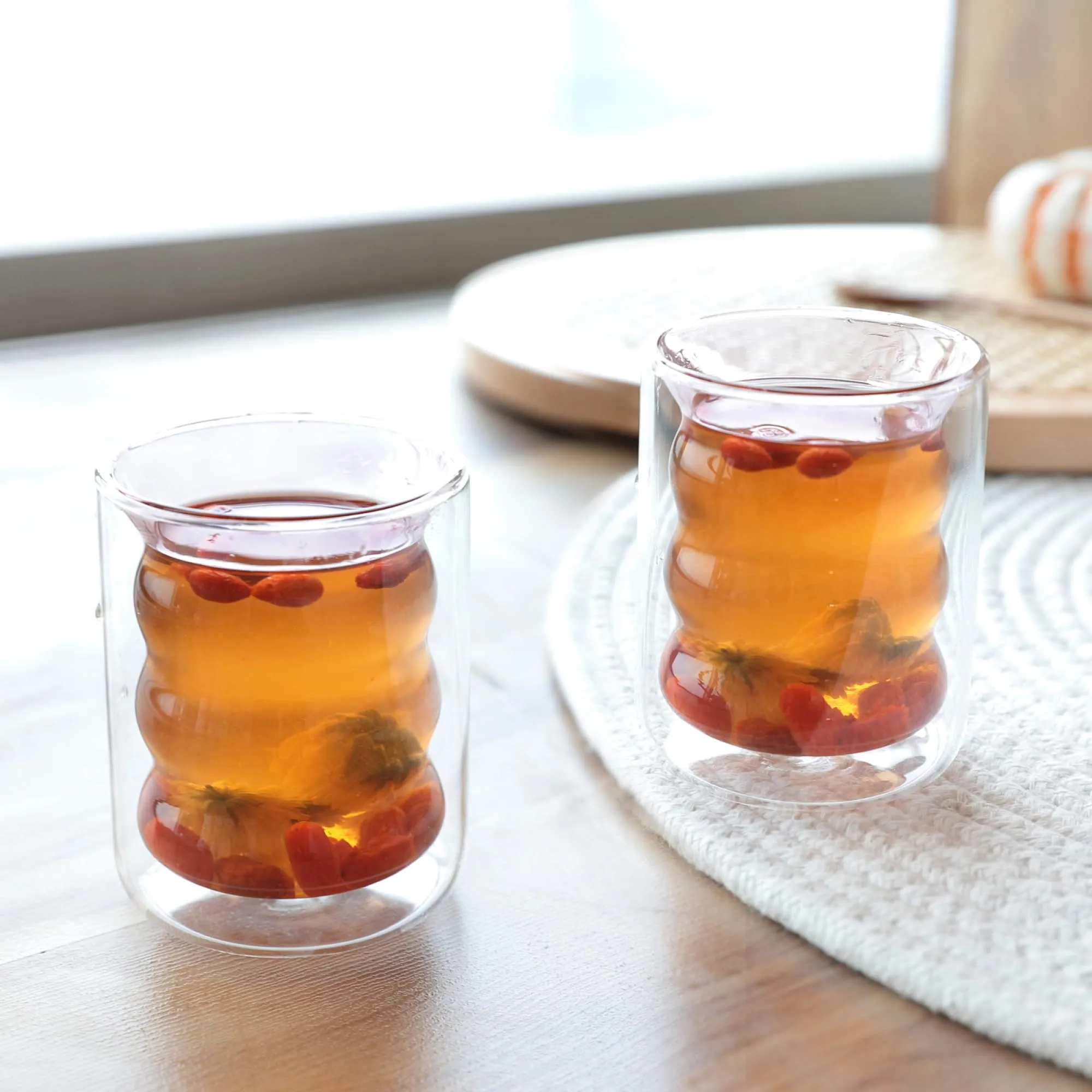 UMAI Double Wall Borosilicate Glass Coffee Mug Set of 2-200ml | Unique Curvy Design | High Thermal Resistance | Microwave/Dishwasher Safe | Gifting Pack for Friends/Couples | Pink